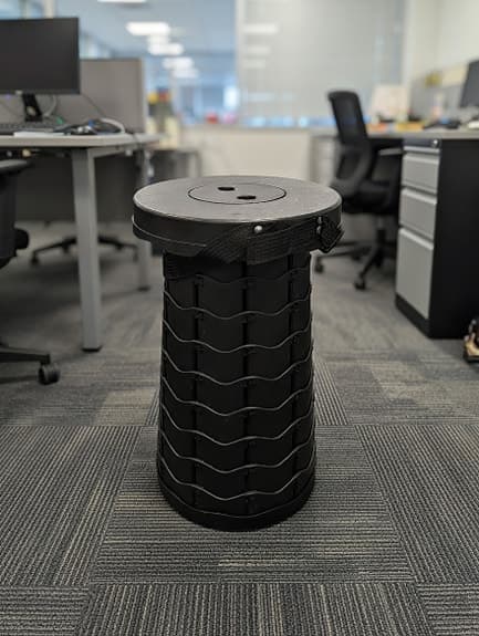 Ny Justerbar pall, kan bäras som väska med integrerad handtem/axelrem