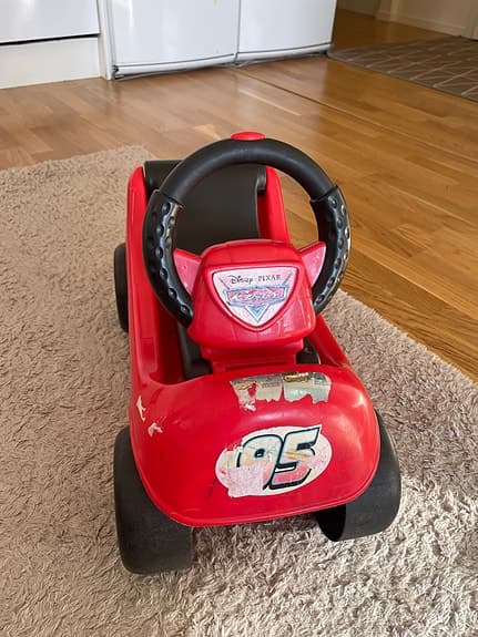 Disney gåbil röd plast
