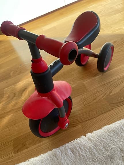 Barncykel trehjuling 10" röd/svart
