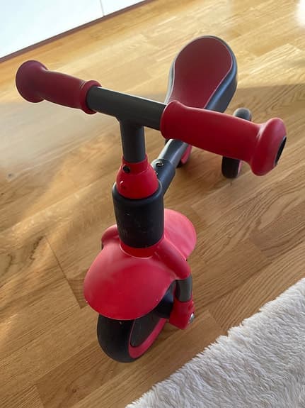 Barncykel trehjuling 10" röd/svart