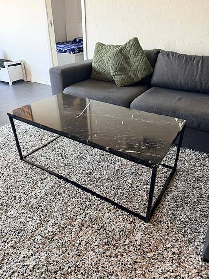 Soffbord i italiensk marmor – stilrent & modernt