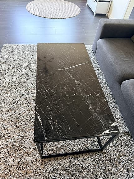 Soffbord i italiensk marmor – stilrent & modernt