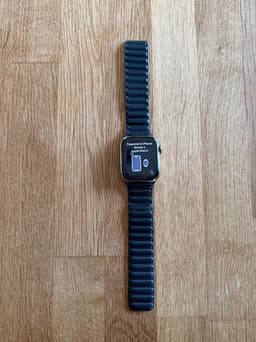 Apple Watch Series 7, 41 mm (GPS + Cellular) – Rostfritt stål, guld