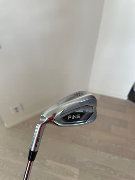 Järnklubbor (5-PW) Ping 425. Nybörjarvänliga. Vänster