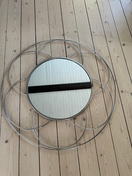 EightMood Lily Väggspegel rund metallram guldfärgad 69 cm