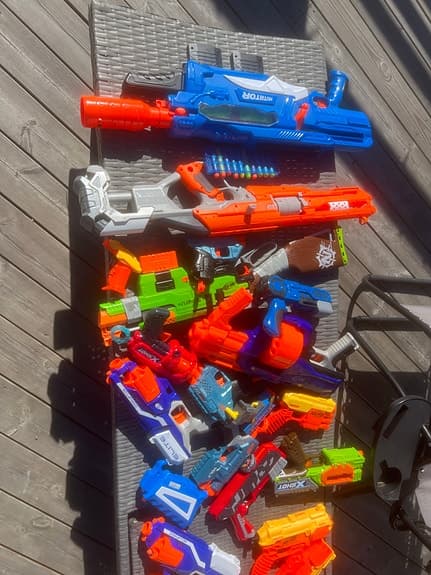 Nerf leksaksvapen blandade modeller färgglada