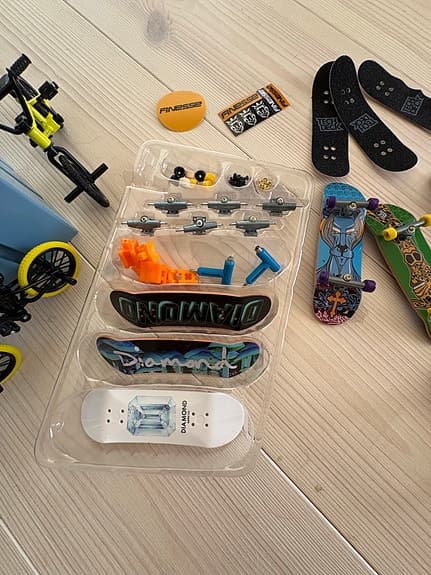 Tech deck, ramp, cyklar och skateboards