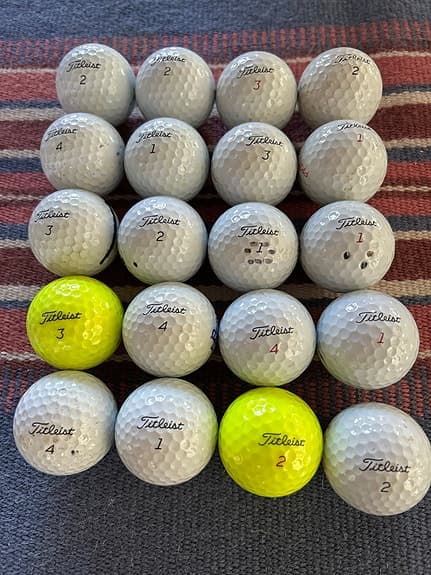 Titleist golfbollar vit gul
