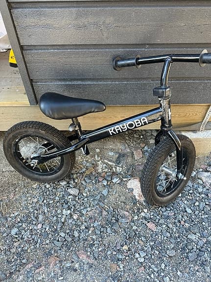 Kayoba balanscykel 12" svart