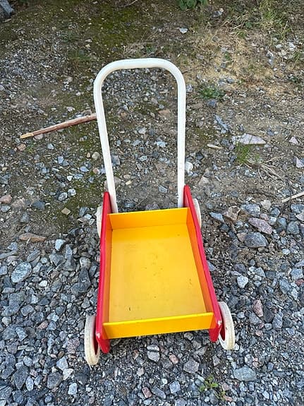 BRIO gåvagn röd gul