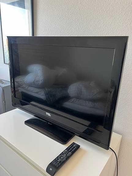 TCL 32” TV säljes – fungerar perfekt