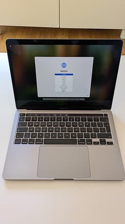 Macbook Pro 2020 Touch bar - Intel 13.3" laptop 8GB RAM
