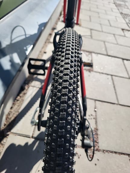 Cykel 24" unisex svart/röd