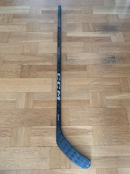 CCM Ribcor Trigger 9 PRO , 70 flex P28M , Sr  Right , Hockeyklubba