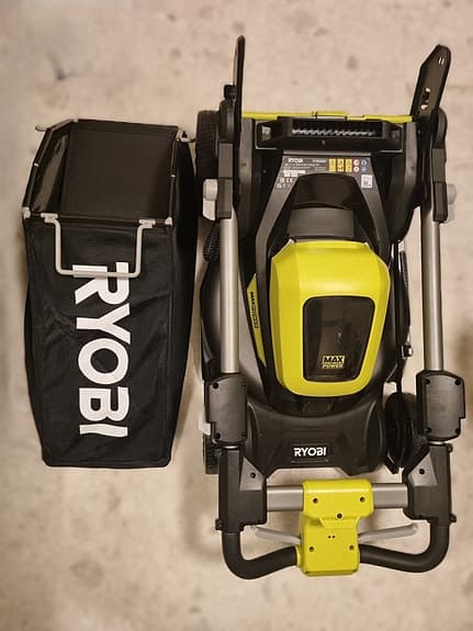 Oanvänt Ryobi RY36LM40A batteridriven gräsklippare 40cm