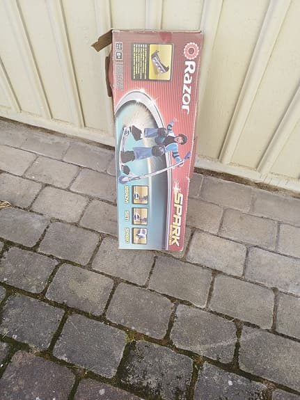 Razor Spark sparkcykel med blå hjul