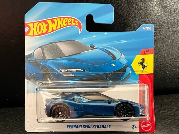 Hot Wheels Ferrari SF90 Stradale leksaksbil blå