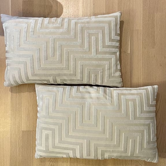 H&M Home Set of 5 pillows including cushion fillings
