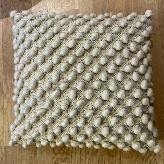 H&M Home Set of 5 pillows including cushion fillings