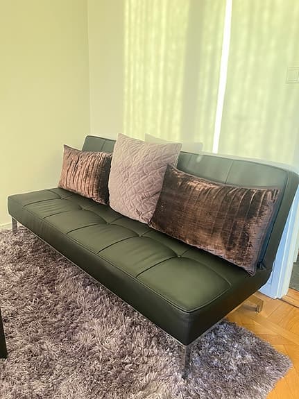 Soffa bäddsoffa svart konstläder