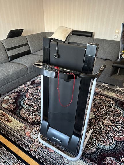 Löpbandsmaskin hopfällbar med display svart