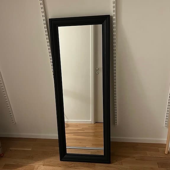 Spegel från IKEA, TOFTBYN