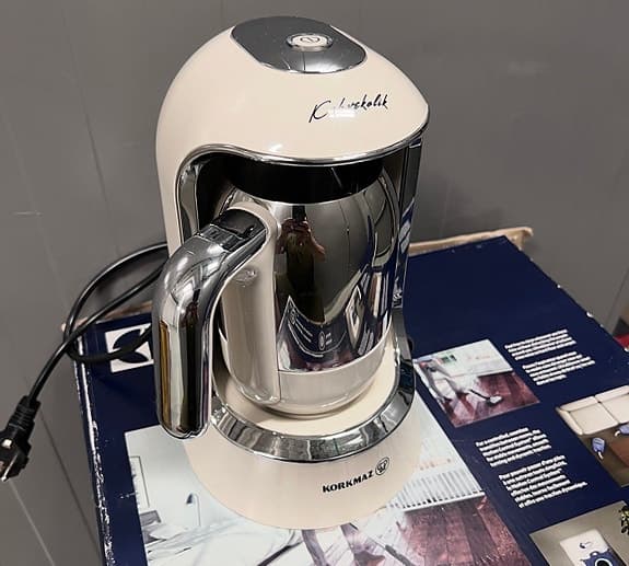 Korkmaz Kahvekolik automatisk kaffemaskin rostfritt stål/silver