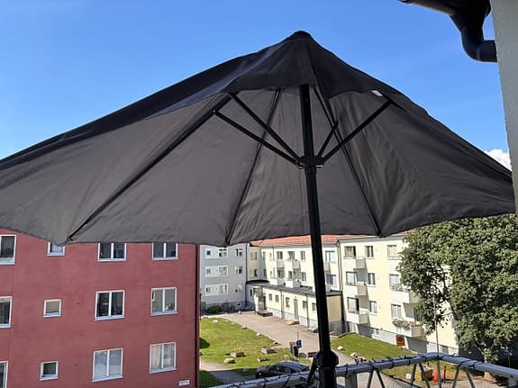 Vattentålig balkongparasoll grå B270xL135 & parasollfot 25 kg