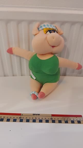 Vintage mjukisdjur gris – rolig figur i baddräkt – retro leksak ca 1990-tal