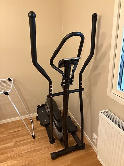 Epsilon crosstrainer med träningsdator
