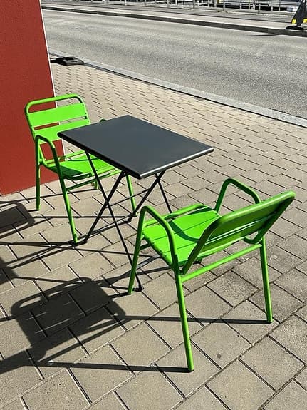 Utemöblar från Lusini (bord och stolar)
