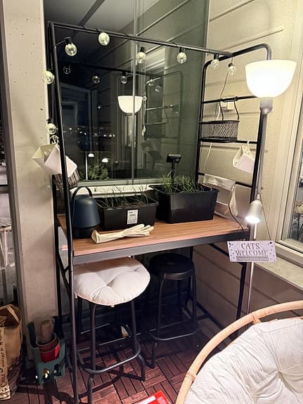 Ikea Håverud Barbord with 2 bar chairs