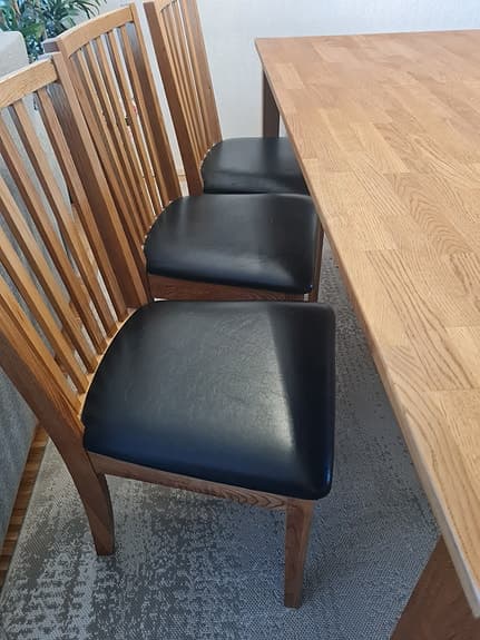 EK Matbord med 6 stolar
