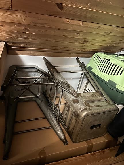 Nytt Barbord Håverud med fyra plåtstolar