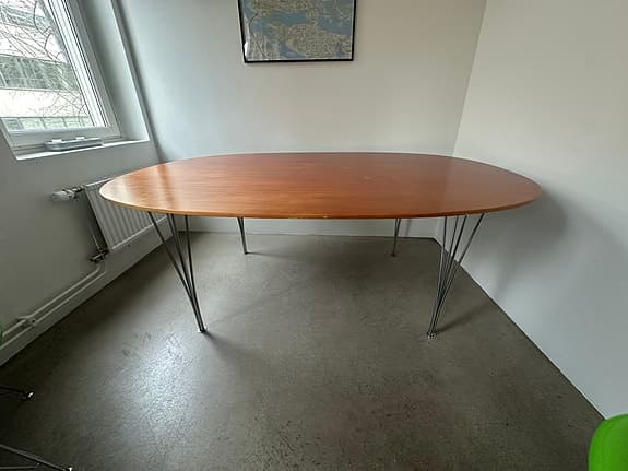Super Ellipse matbord 180×120 – Dansk designklassiker