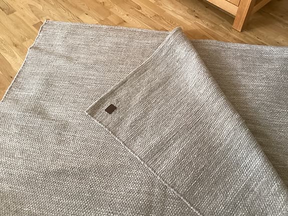 Matta 160x230 nästan ny