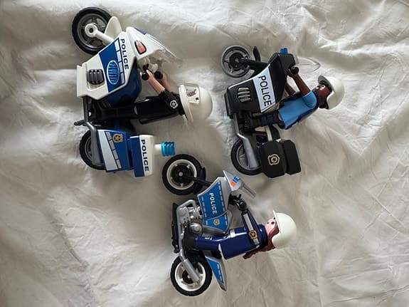 Playmobil polislekset med motorcyklar och figurer