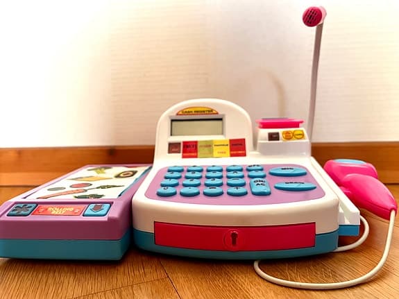 Leksakskassa med scanner och tillbehör