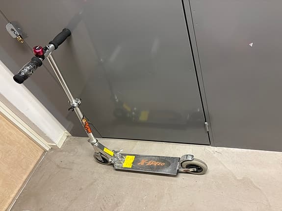 Robust sparkcykel aluminium silver för större barn (ca 6-13 år)