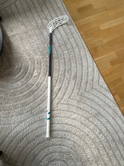 Innebandyklubba vit svart