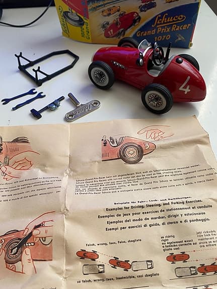Schuco 1070, Ferrari F1 Grand Prix Racer leksaksbil röd plåt