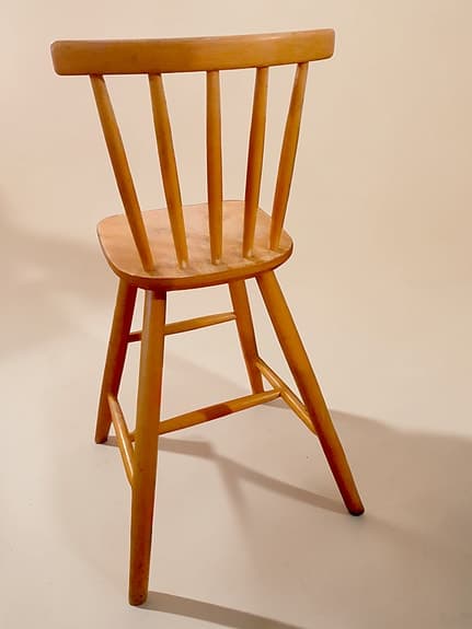 IKEA "Utaker" barnstol i trä