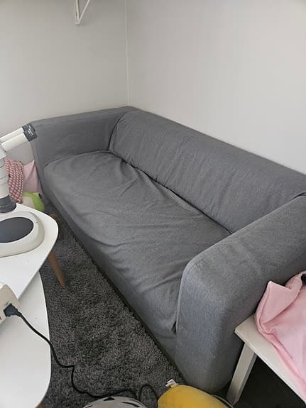 Soffa 2-sits grå med extra blått överdrag