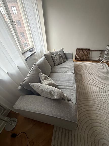 Grå soffa