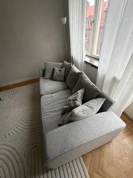 Grå soffa