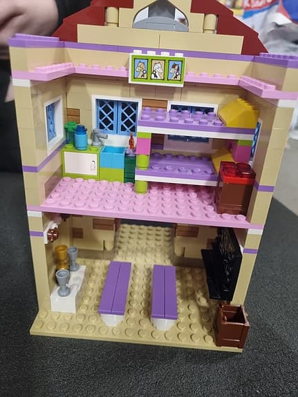 LEGO Friends lekset med stall och hästar