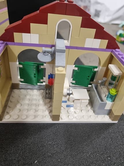 LEGO Friends lekset med stall och hästar