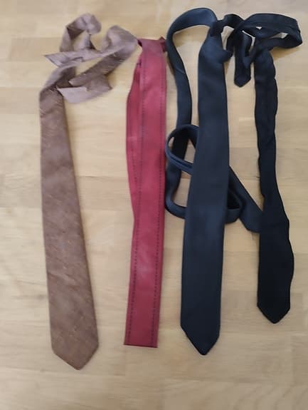 4-Pack röd/svart/brunfärgade Slipsar För Herr Nytt och oanvänt