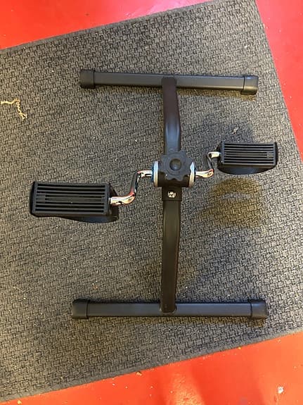 Okänt märke pedaltränare svart