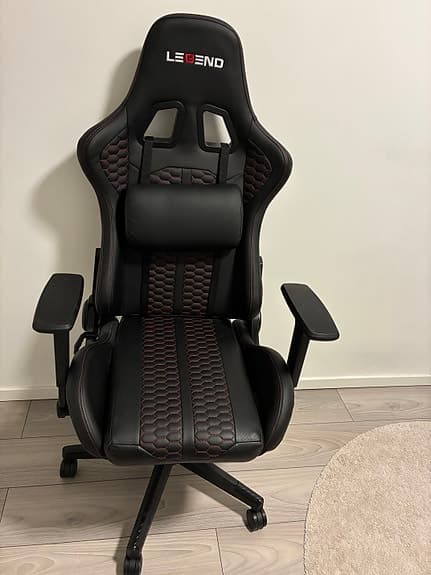 Gamingstol NIBE – nästan nyskick (nypris 3299 kr)